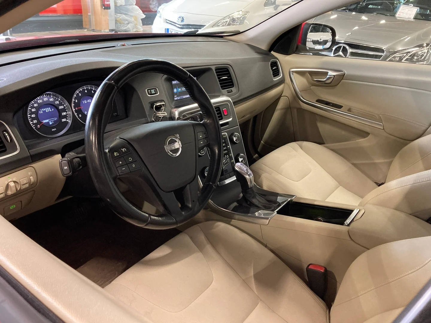 Car Image - 1B7F2aKhU6xiOFiUqAZybL