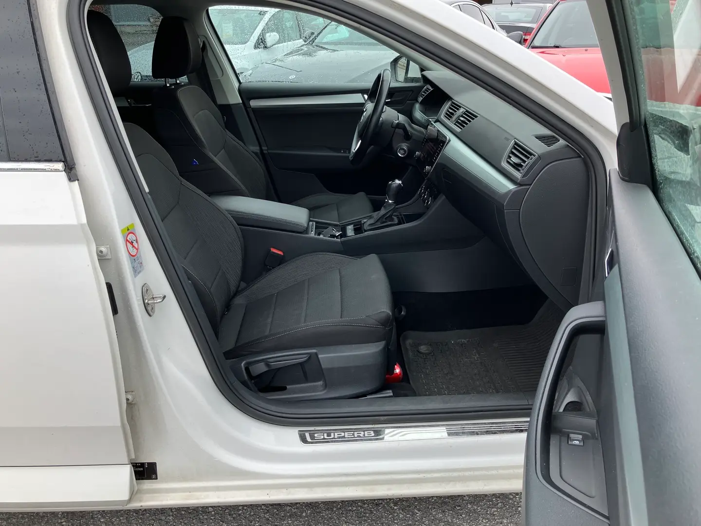 Car Image - 7wqkN8UlSFYYAdQo9pGPOf