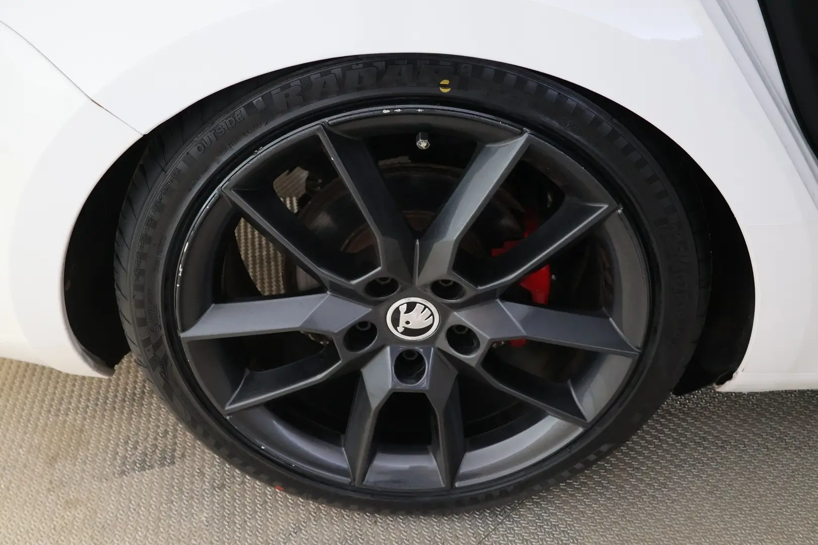Car Image - 1U2OldLB3AUryLk1RPWrc7