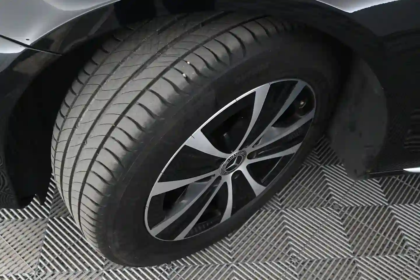 Car Image - 6S7HdpMqQaBxi0x1N3ZODT