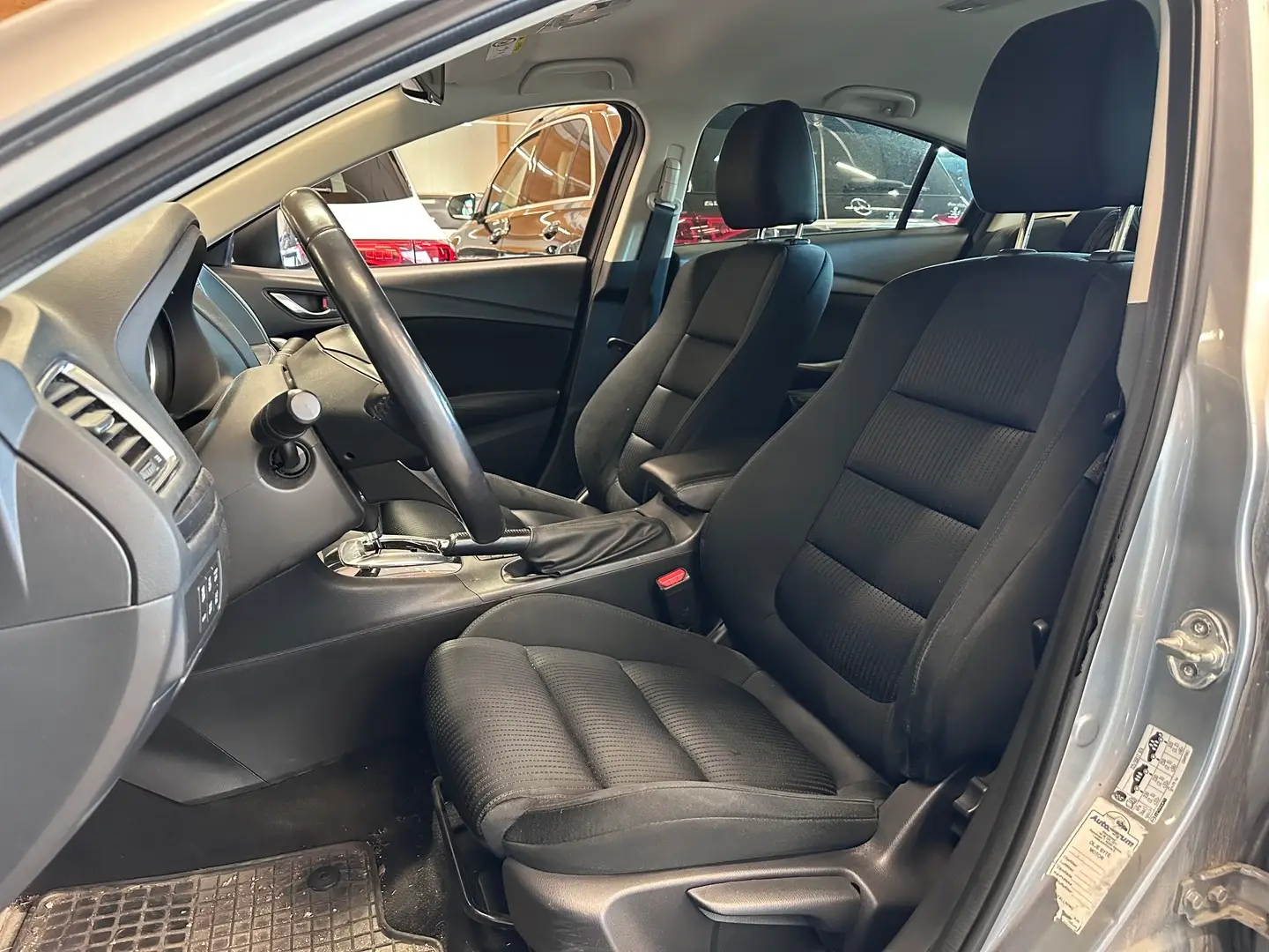 Car Image - 18COn2GjIva1BtXlMwLPOX
