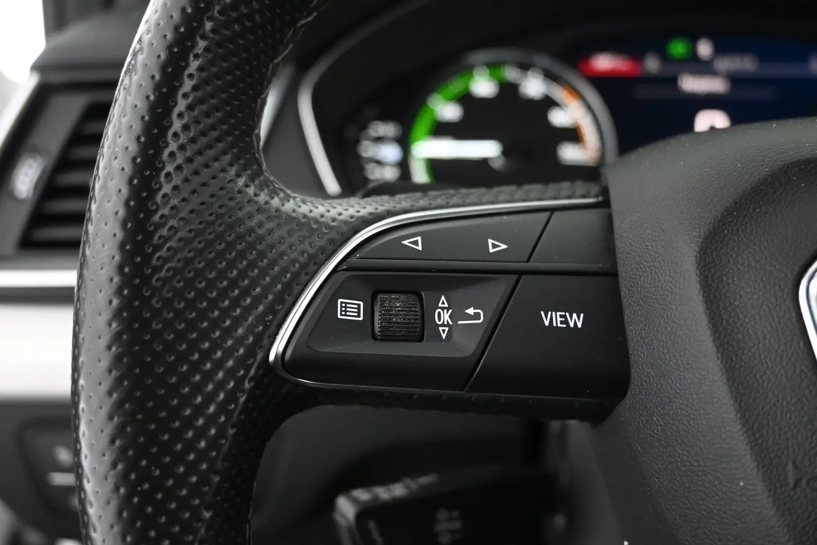 Car Image - 27QmQ9zfGBD6VHxK5mPBhl