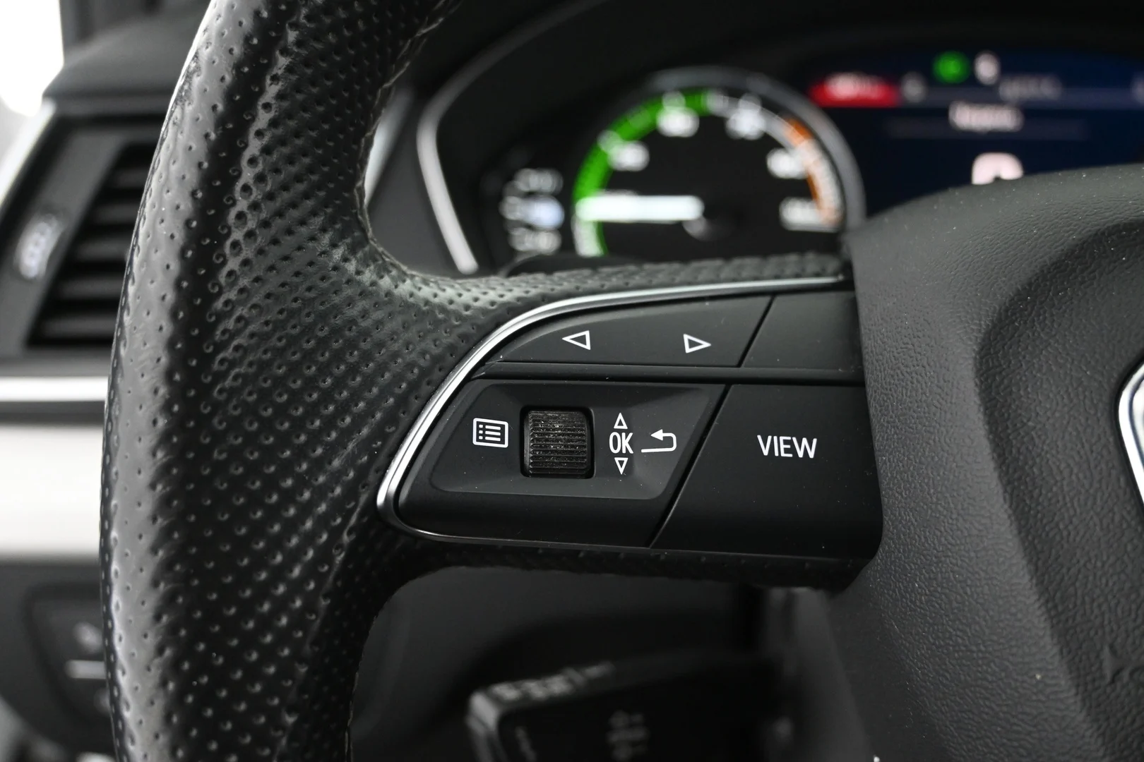 Car Image - 27QmQ9zfGBD6VHxK5mPBhl
