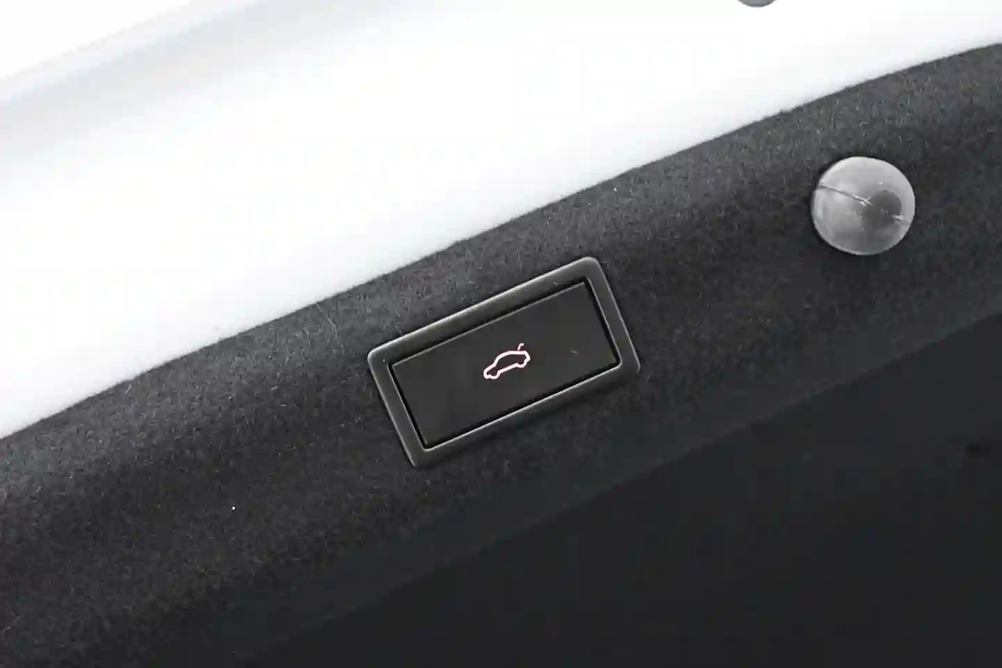 Car Image - 6ZrFRFYFGNBPKJ3rYwrZNL