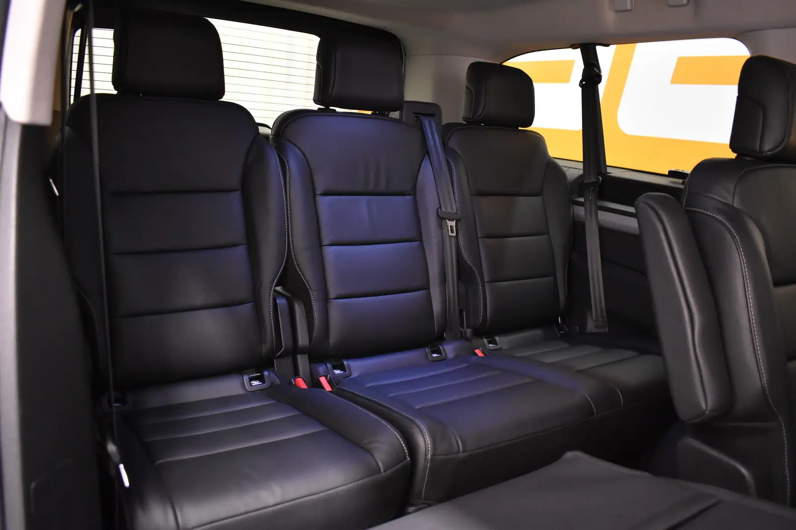 Car Image - 6HnNqyu5J5Dz7bgOiF0ZzJ
