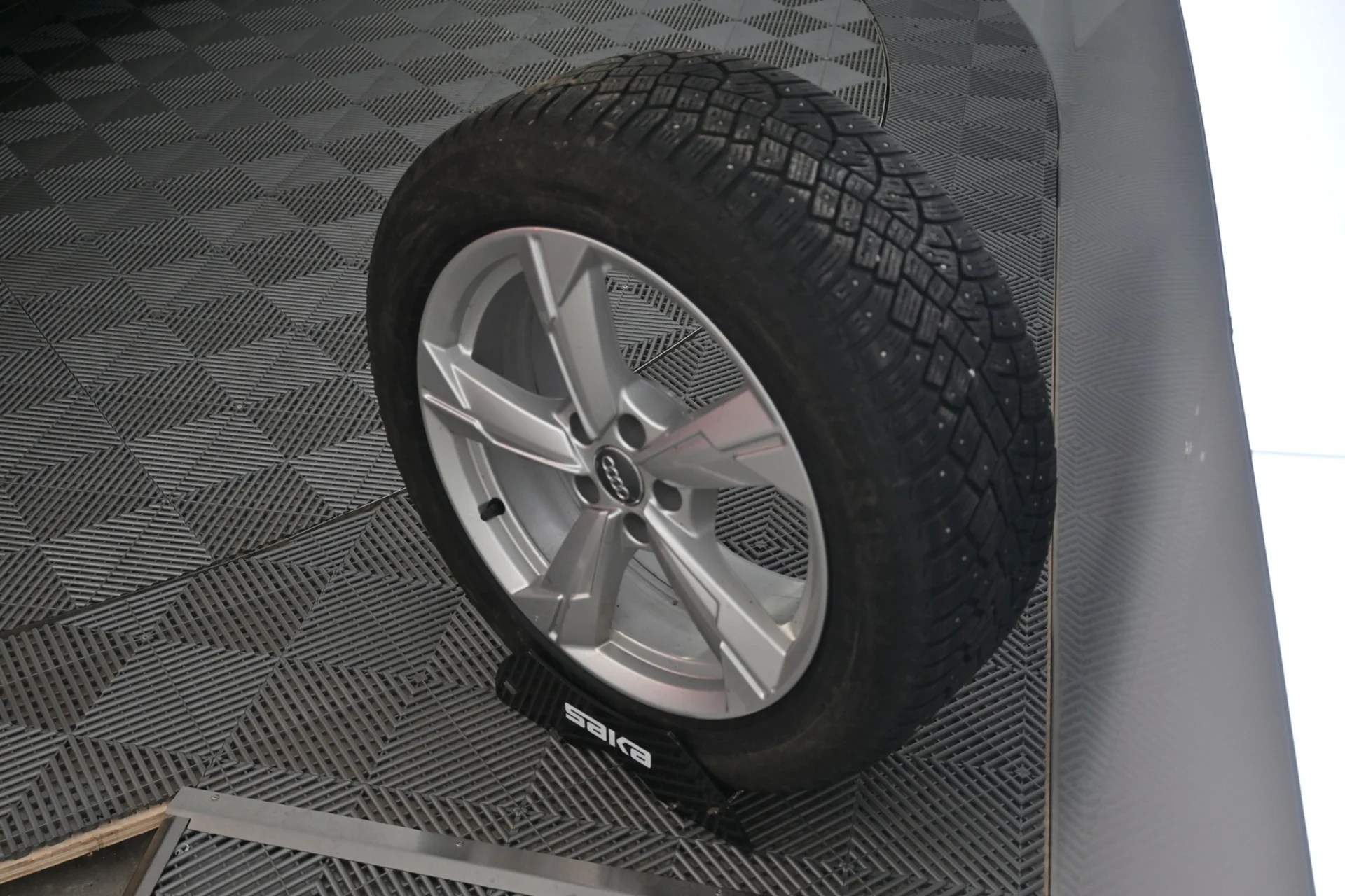 Car Image - 2Ja9MF9x5QJOfOWGbLtH7I