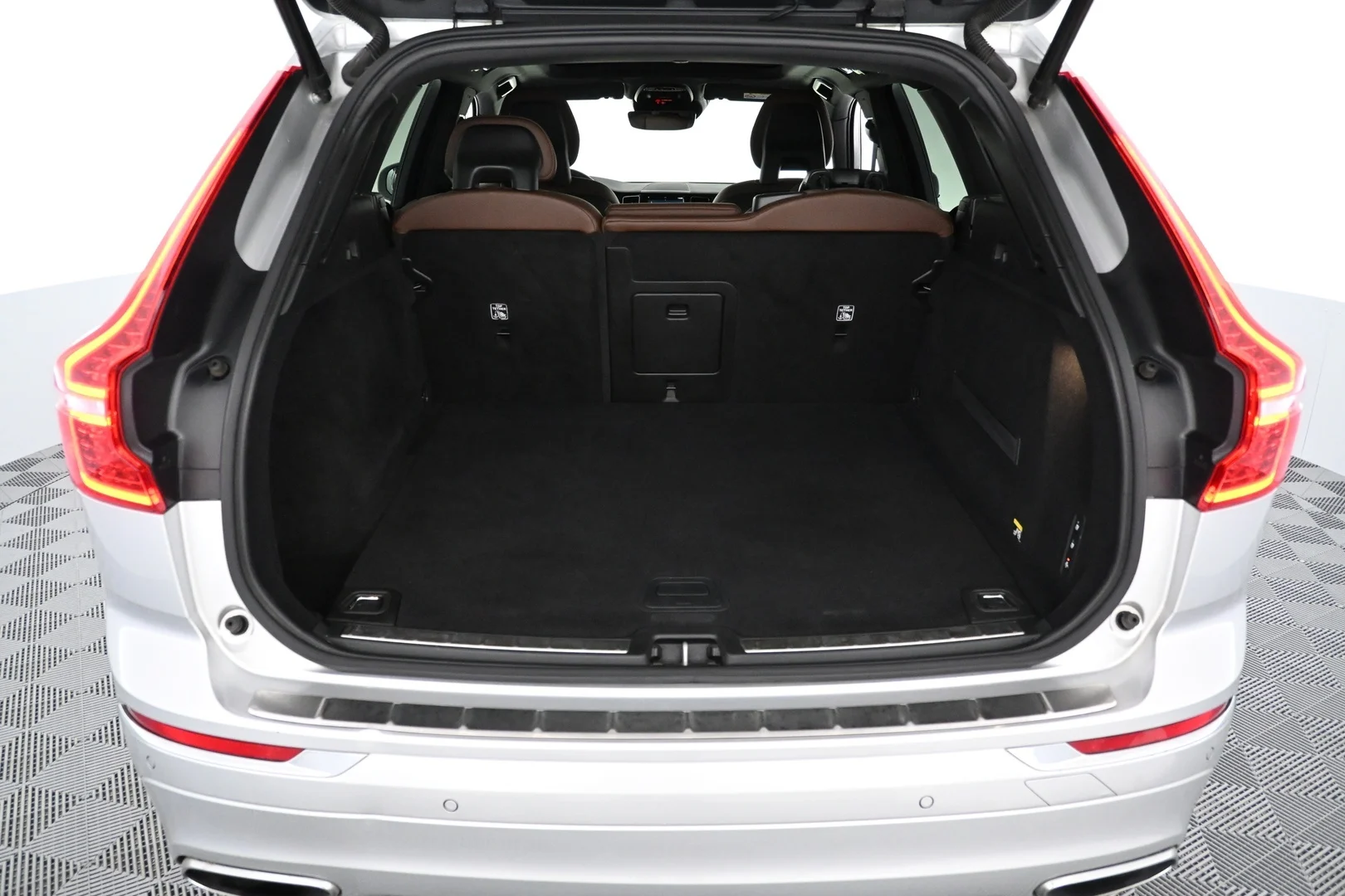 Car Image - 7HCehXneahAUgPckT9vo1E