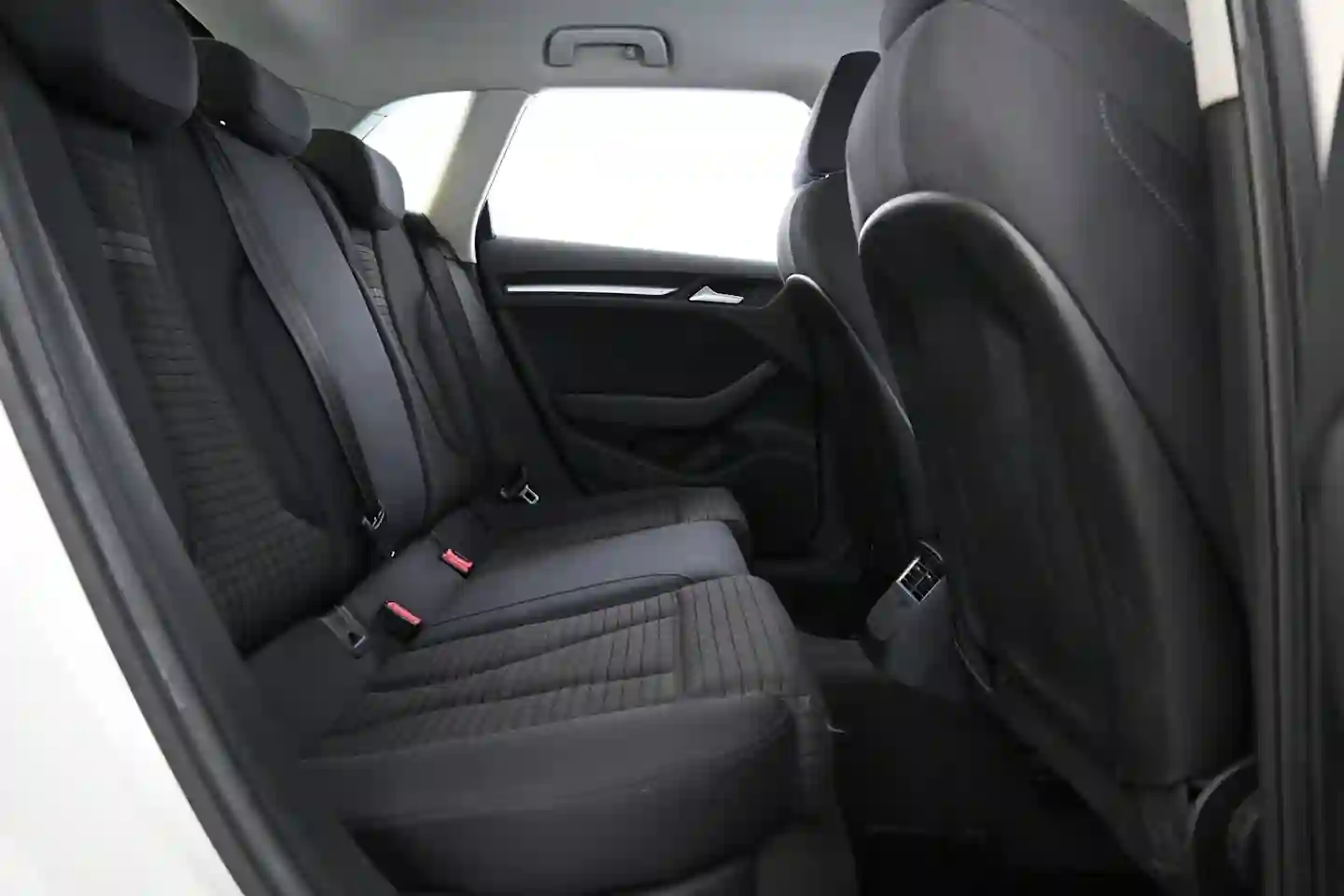 Car Image - 3V7yQg04JahpblBfgHqd2J