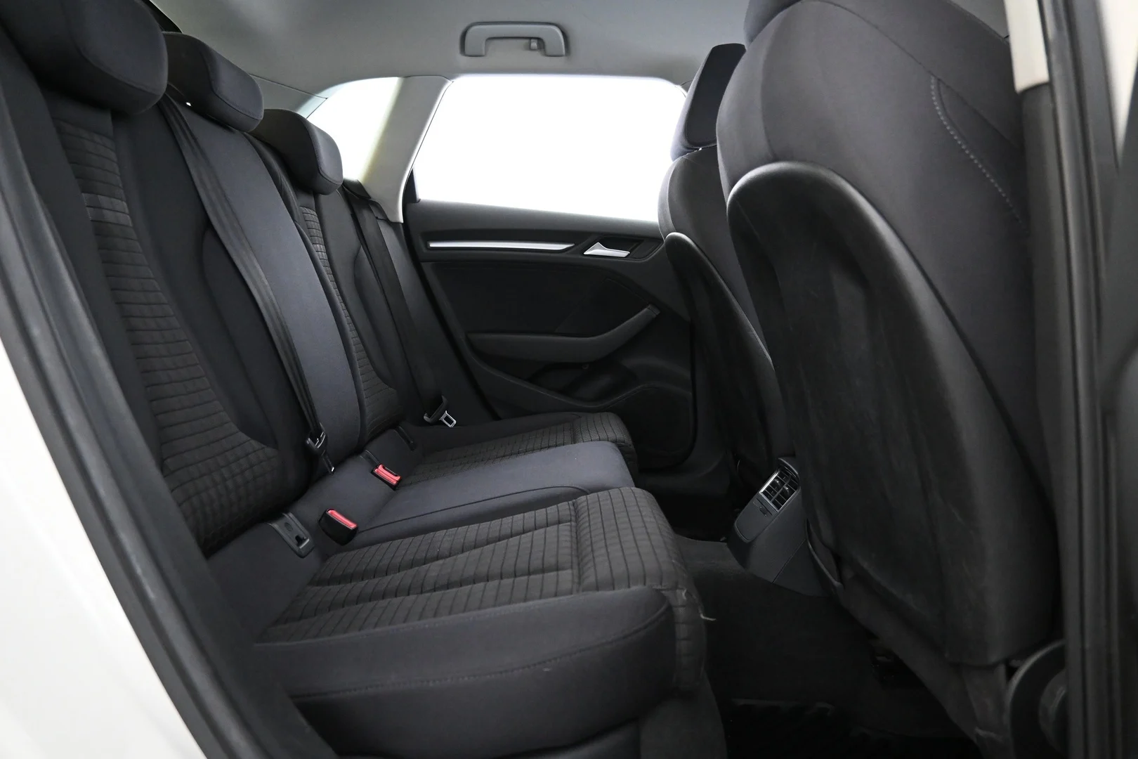 Car Image - 3V7yQg04JahpblBfgHqd2J