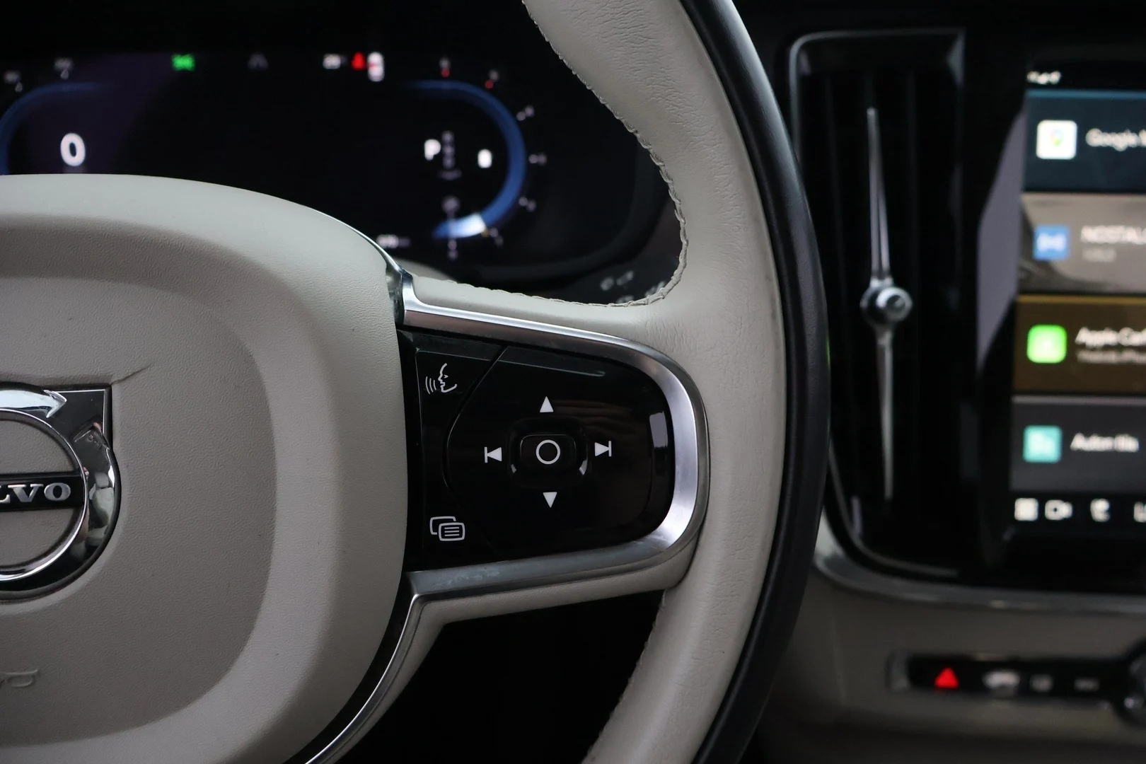 Car Image - 2teuetgbbcSom4T9dCLtvv
