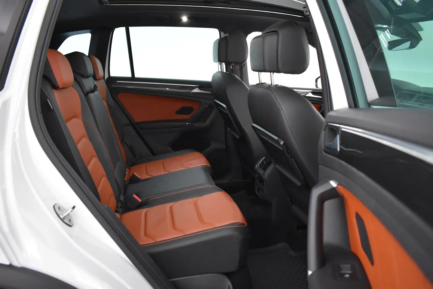 Car Image - 2Tv59PoFVWTT0YbgqEqLl2