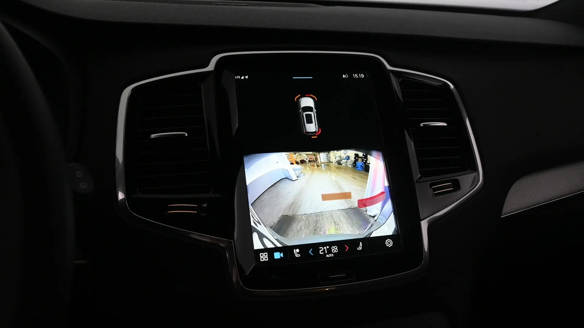 Car Image - 14obBX9CDBYcvL1pL2j0VC
