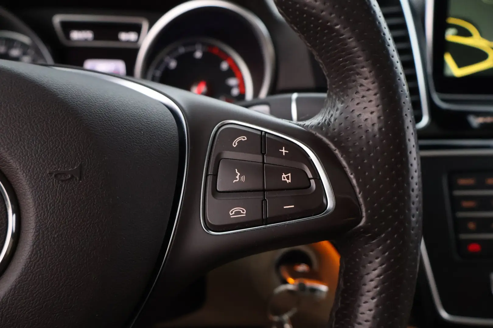 Car Image - 720qEPsioSXL3mrOdFWps9