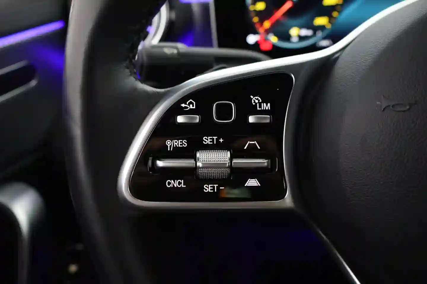 Car Image - 5d8V1sNlqx2HomBnT1xPdm