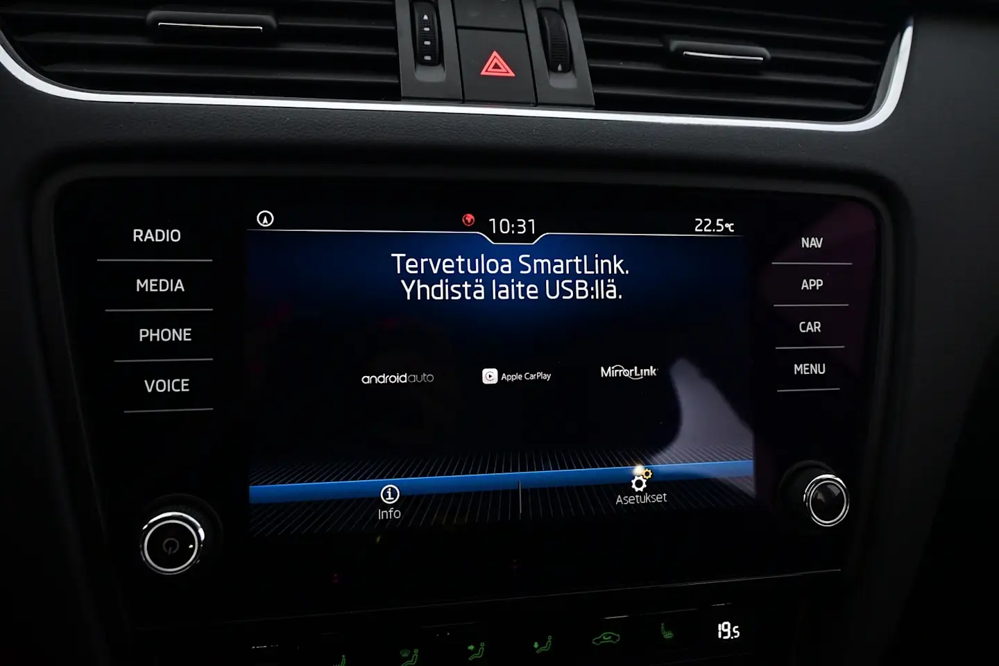 Car Image - Iy3yJM8V4h9xhr17REdd4