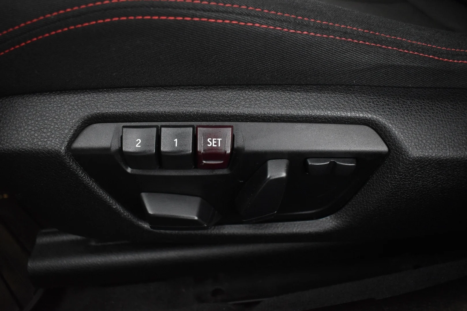 Car Image - 64qHl7rhOh0nhrD94tAXU5