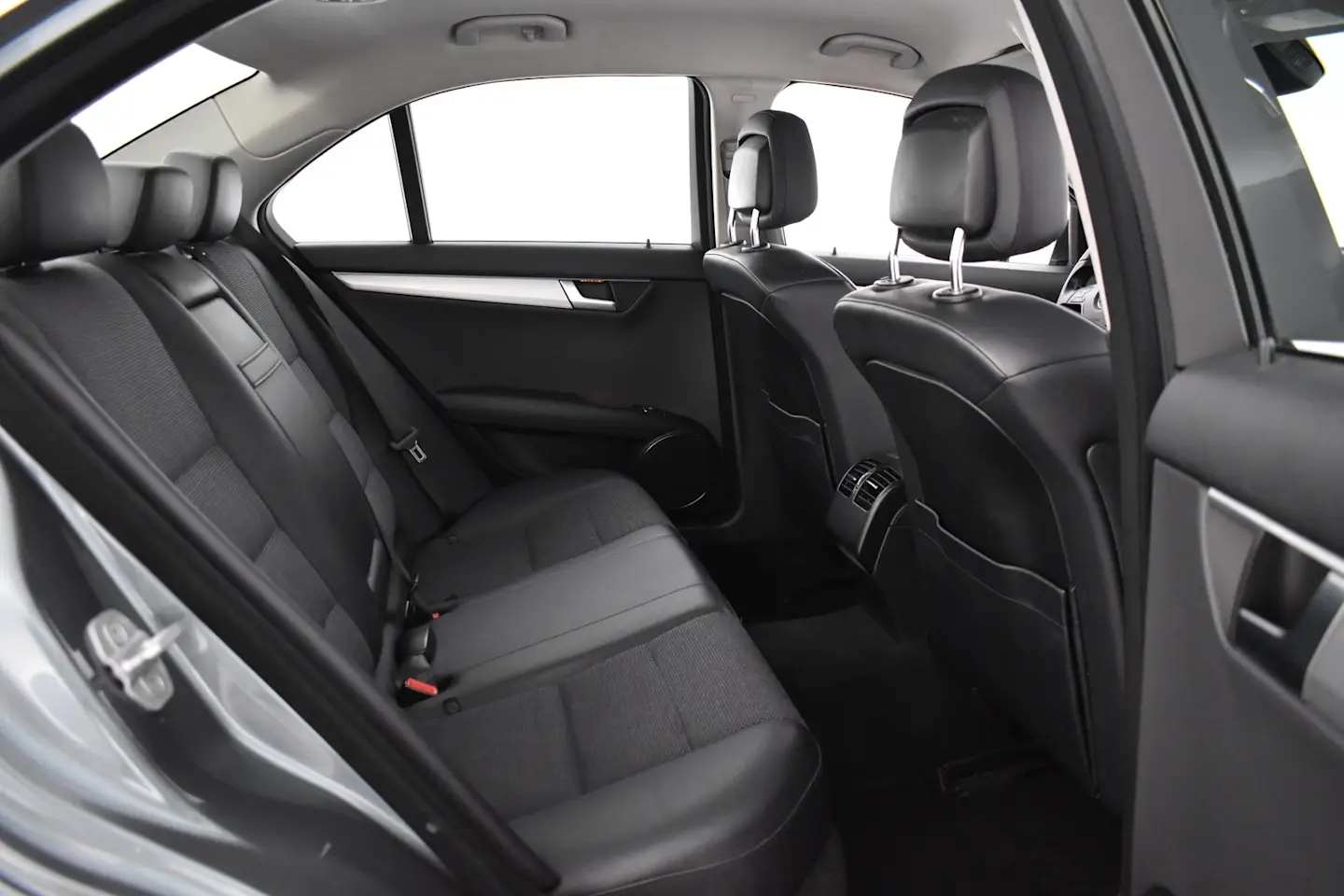 Car Image - 4bSNxqlDCuDHUgEbNlWdVA