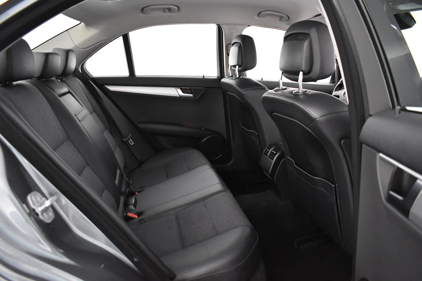 Car Image - 4bSNxqlDCuDHUgEbNlWdVA
