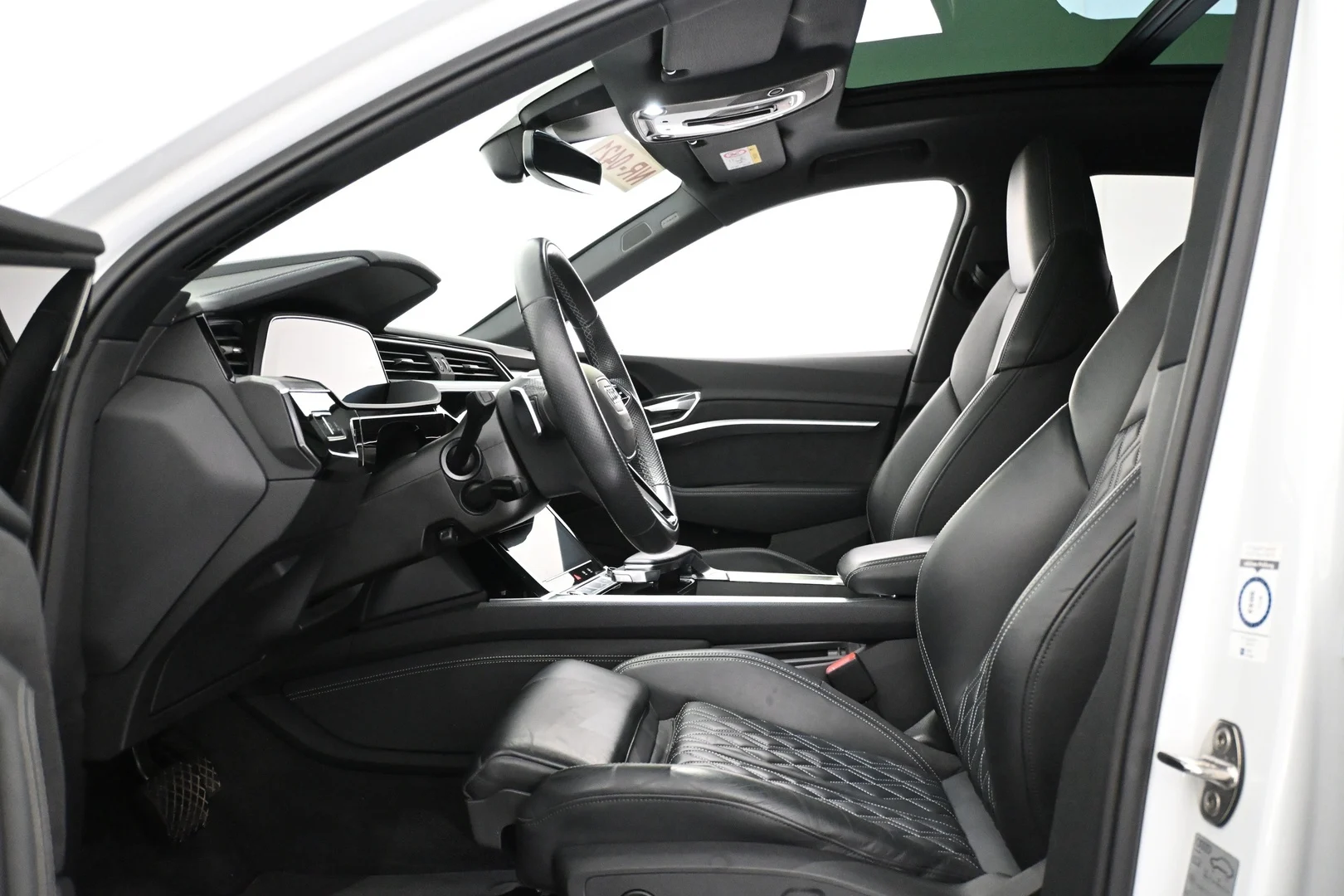 Car Image - 7yfc8LcSsQGGREM6YViXar