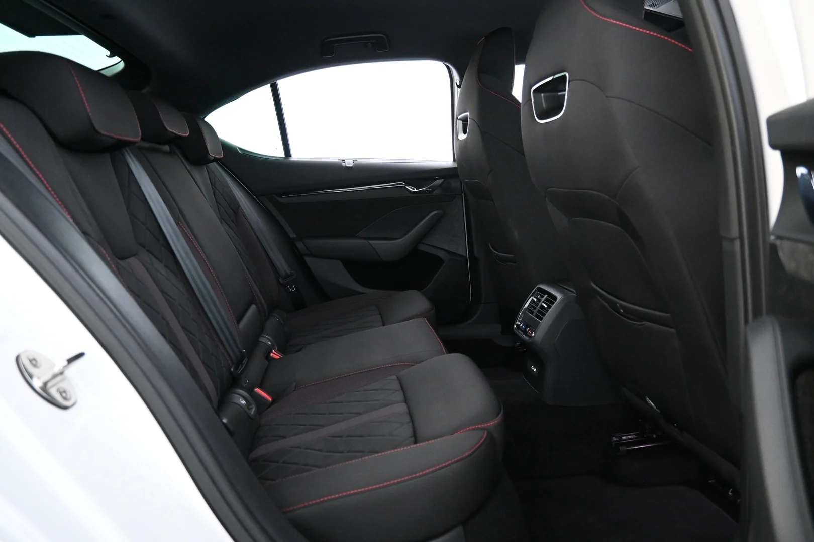 Car Image - 5XypquN9xnxV38KHJO4yuI