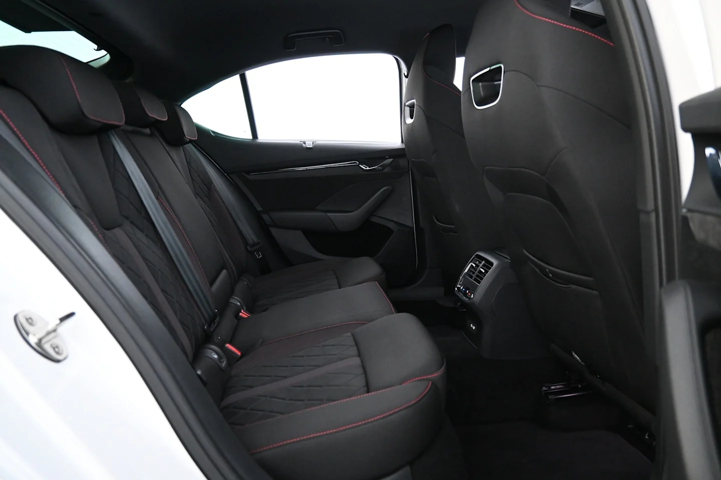 Car Image - 5XypquN9xnxV38KHJO4yuI