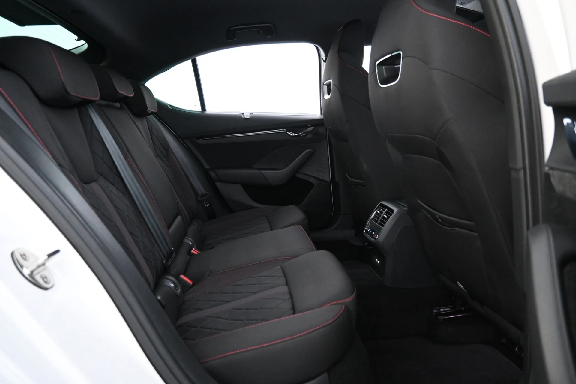 Car Image - 5XypquN9xnxV38KHJO4yuI