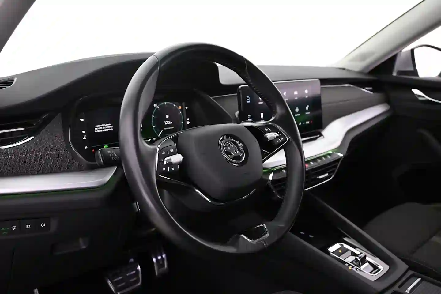 Car Image - UunPpROg0z6VOzF8VRda9