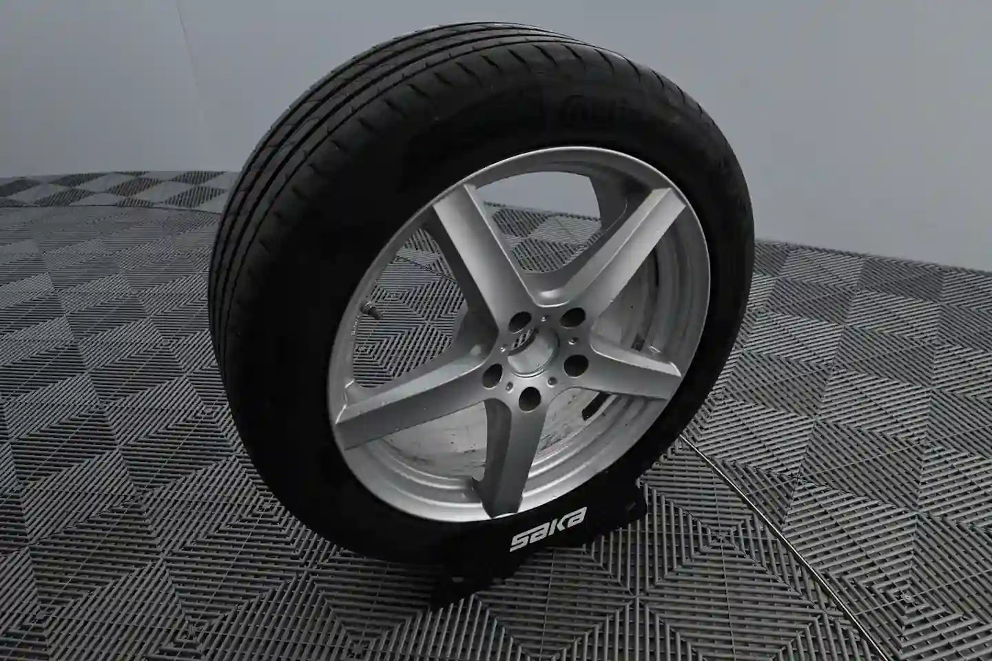 Car Image - 35jeoo7AAId1uAR5CxVaQ2