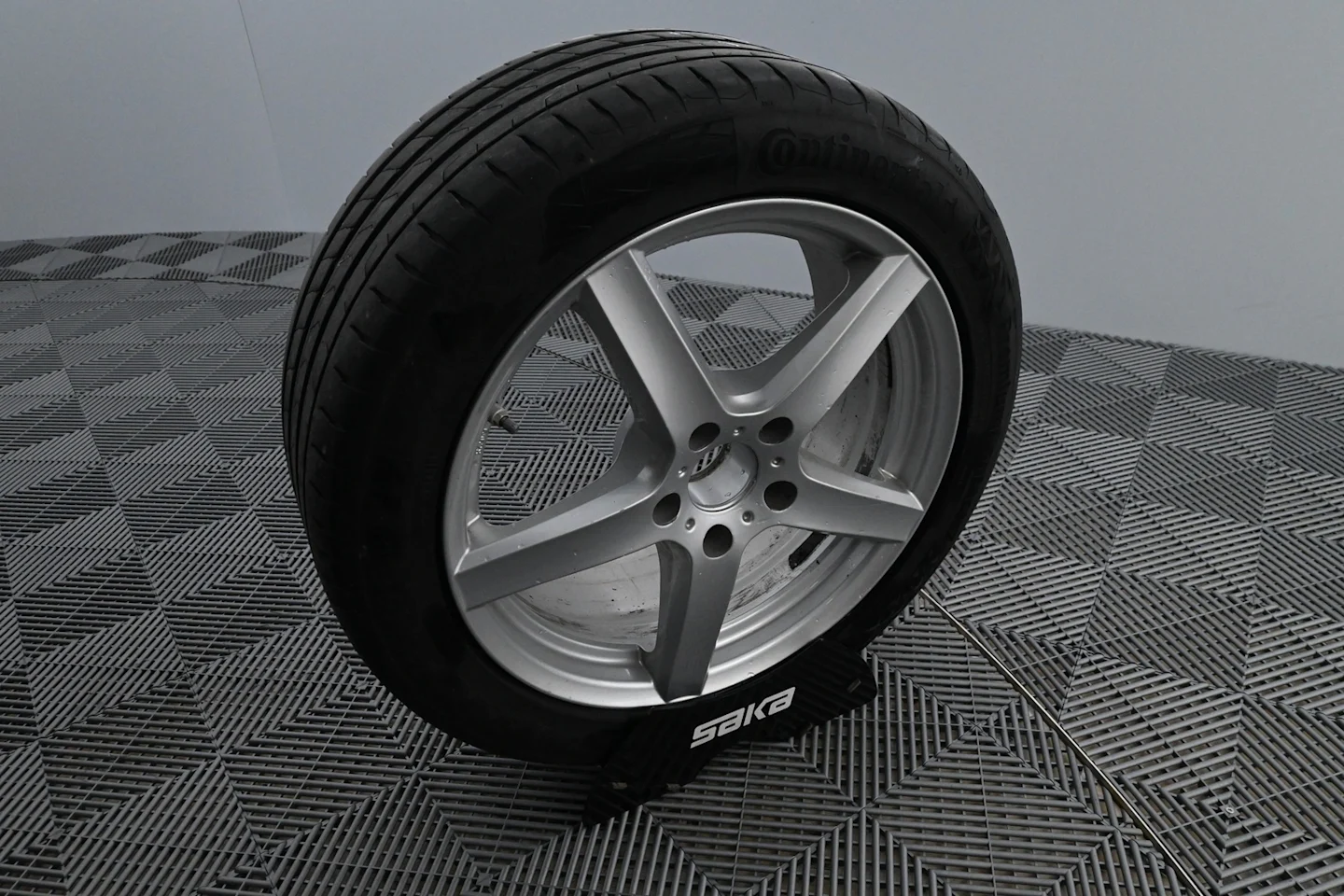 Car Image - 35jeoo7AAId1uAR5CxVaQ2