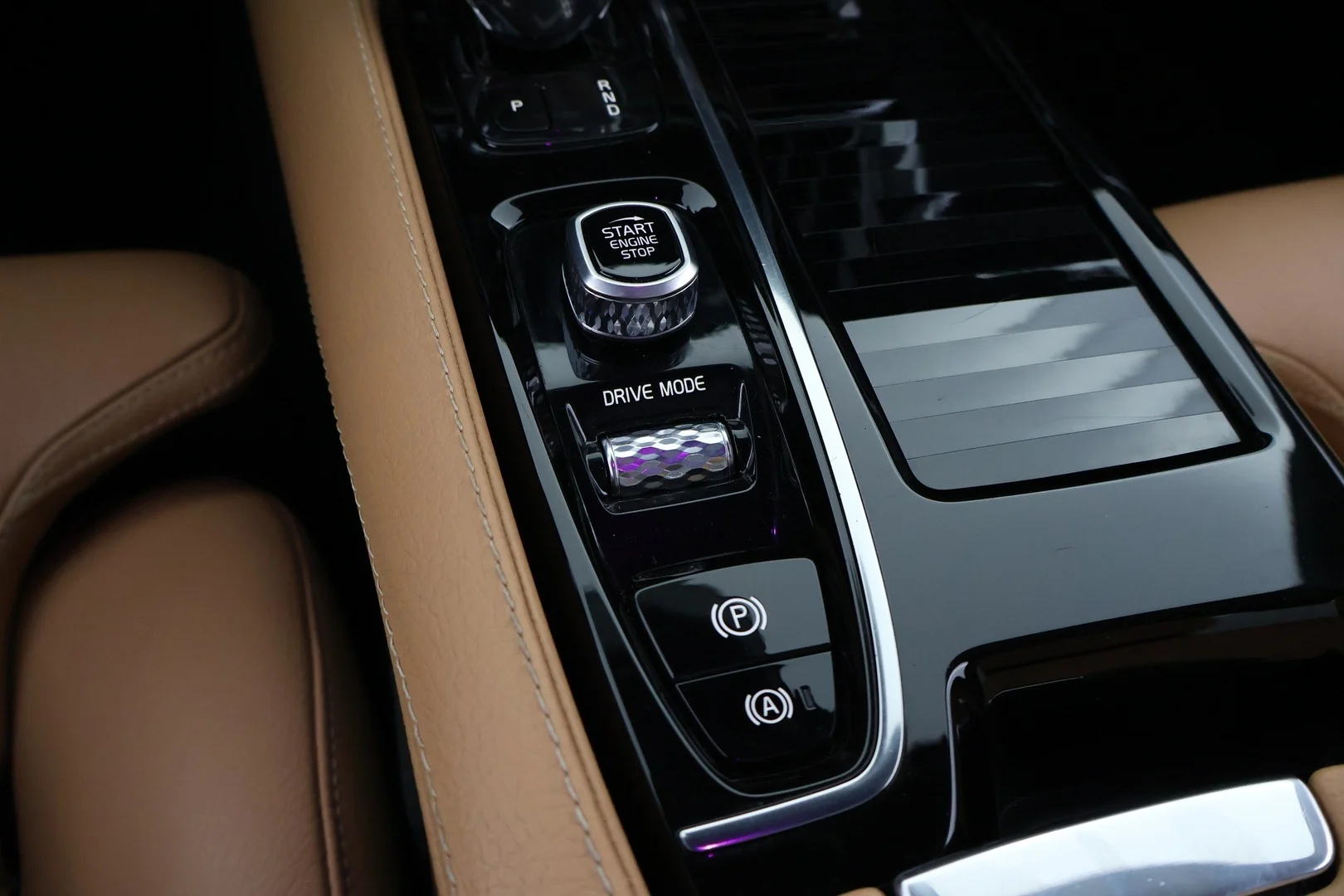 Car Image - 4iNT6MZbniRV0sRoLJpBFn