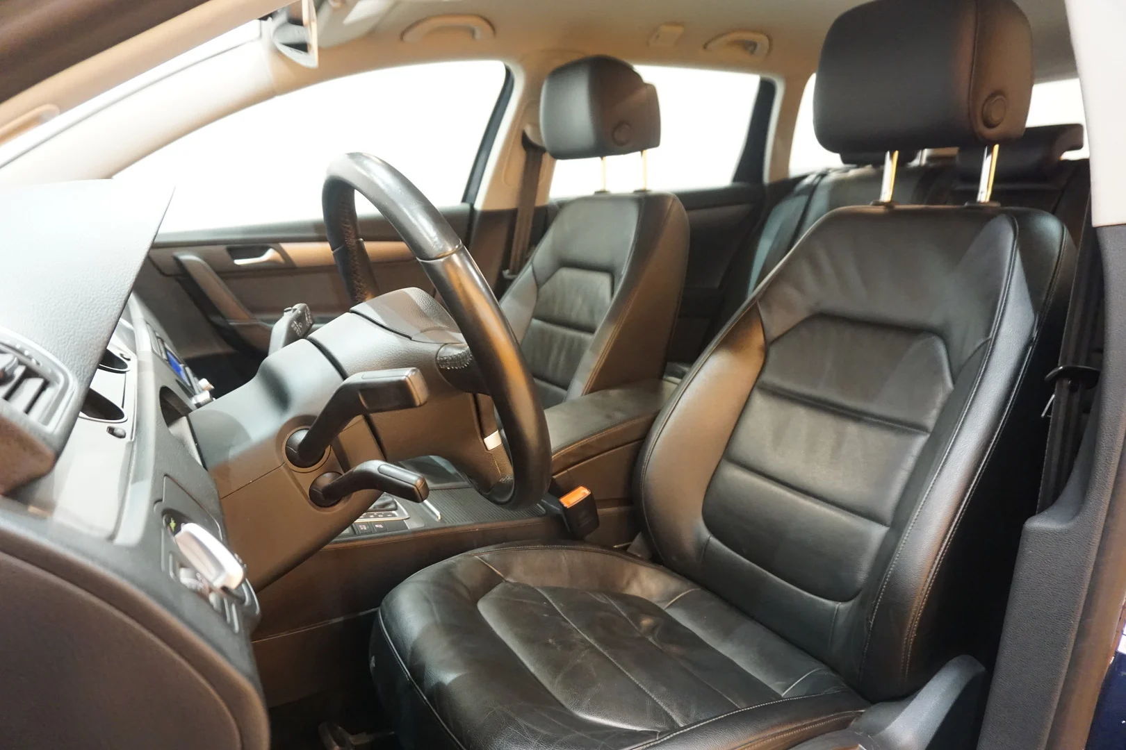 Car Image - 3rmQGI0GAeeV1Aw8hMzssR