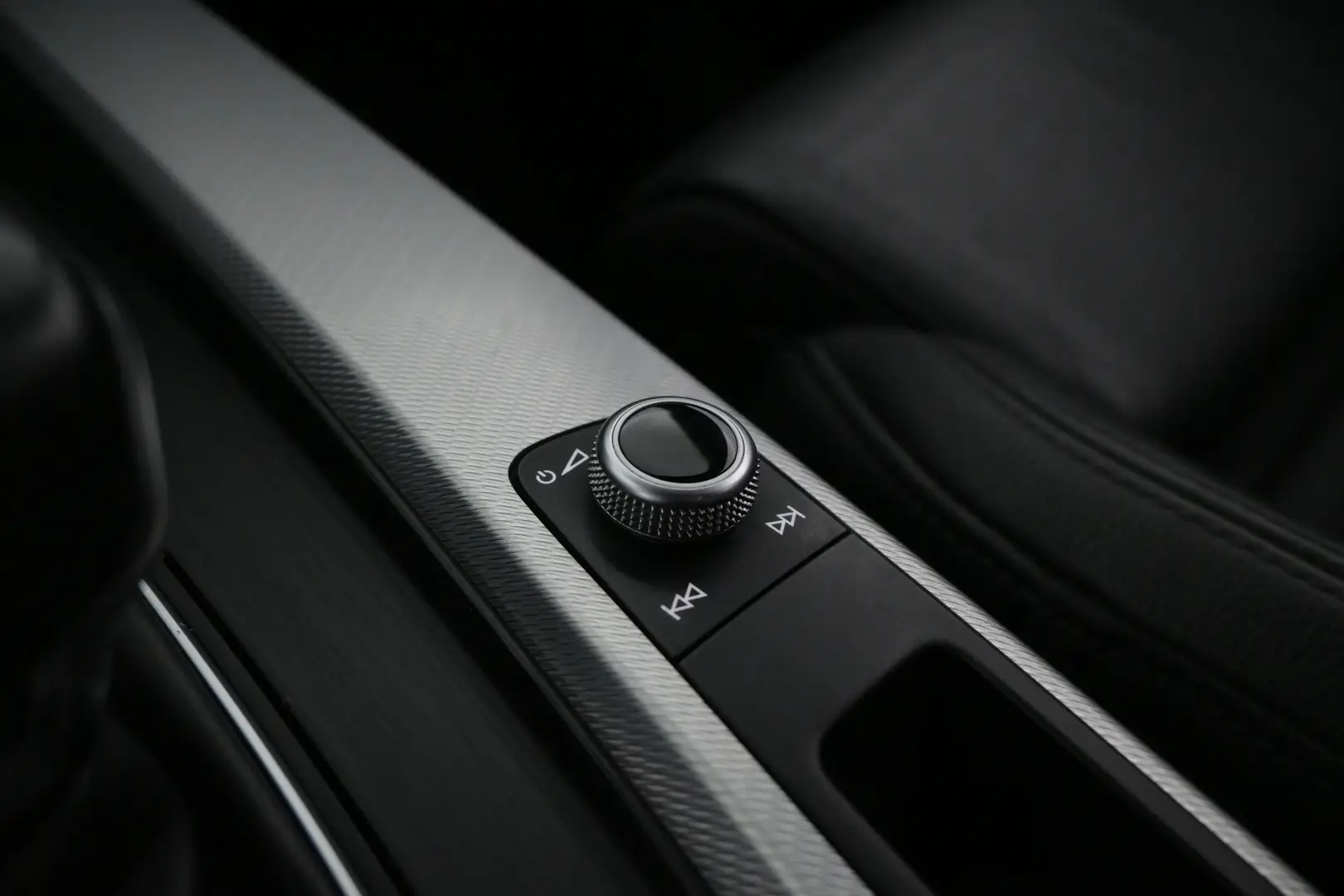 Car Image - 5MJc3RFIrRLsPRkhe3HJP3