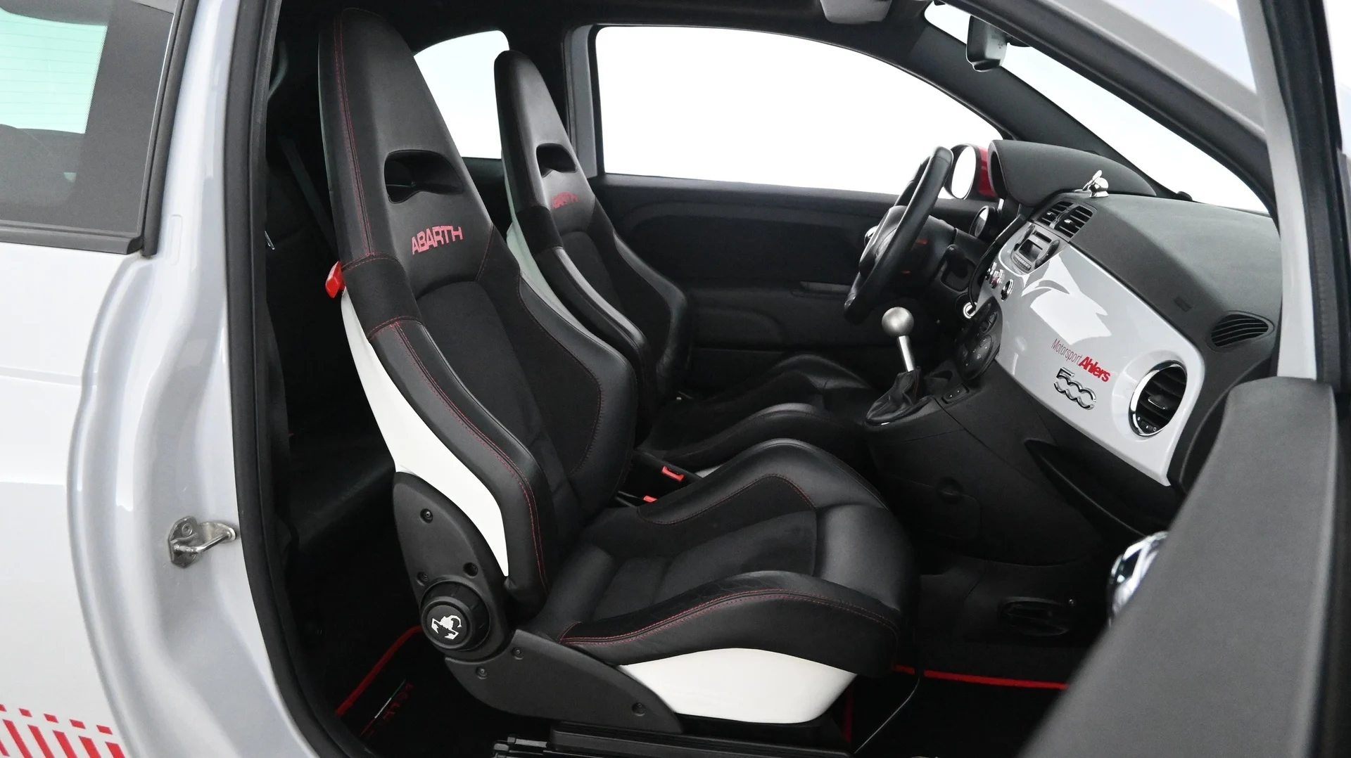Car Image - RRlvSoSKfckY9aD8r6JeL