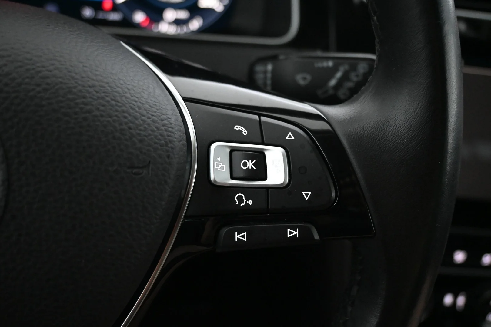 Car Image - 557P49LeIhLumif45Twjpz