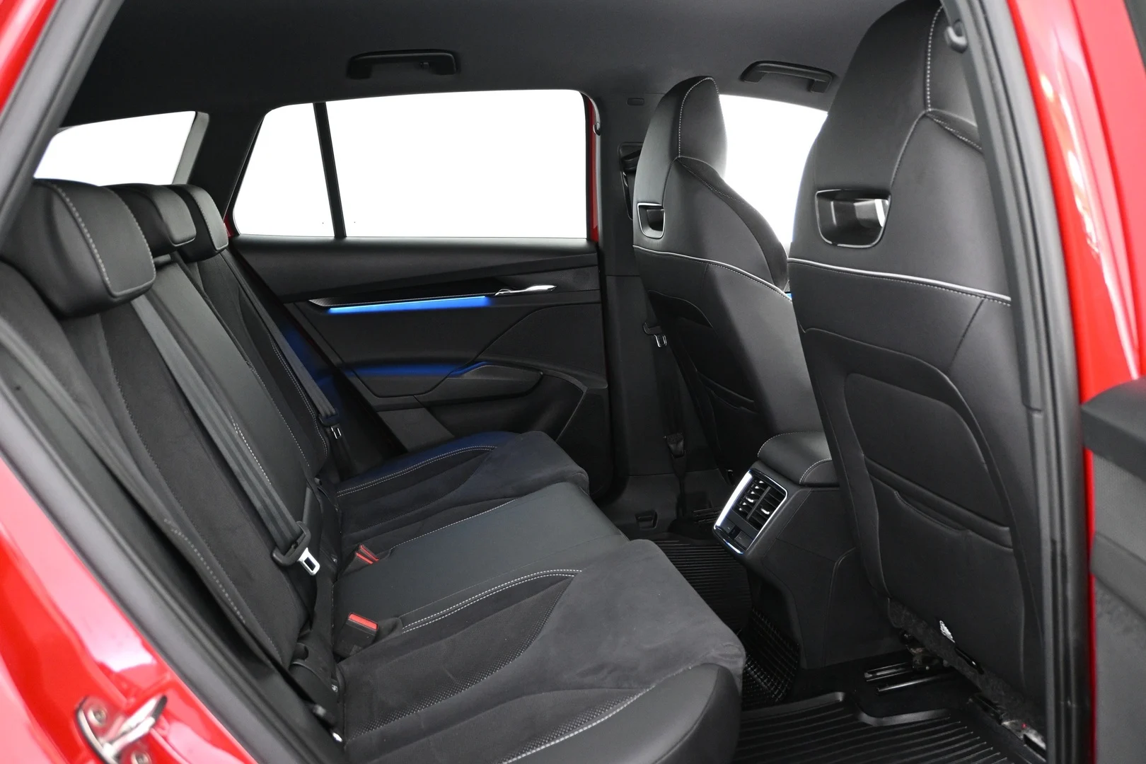 Car Image - 1skpEf7ZqmrEkbTAl0XHpx