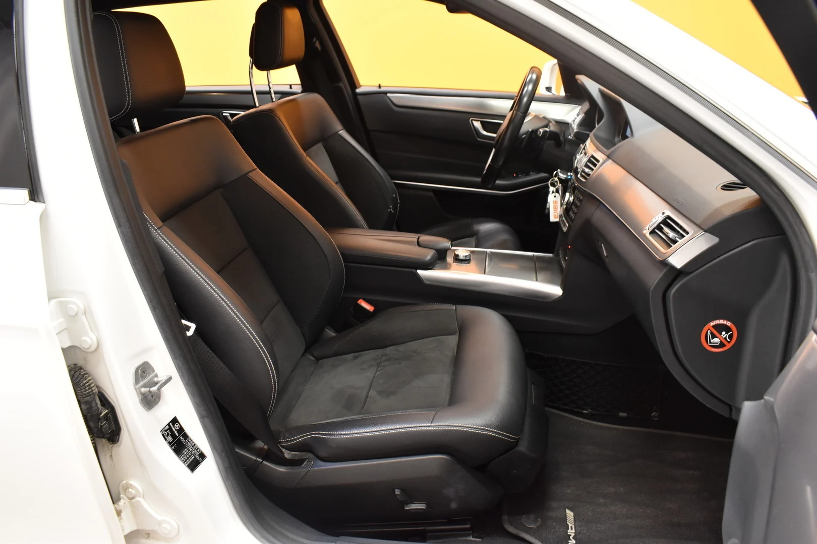 Car Image - Xn7Iyw1wUmYmHJIqaZakn