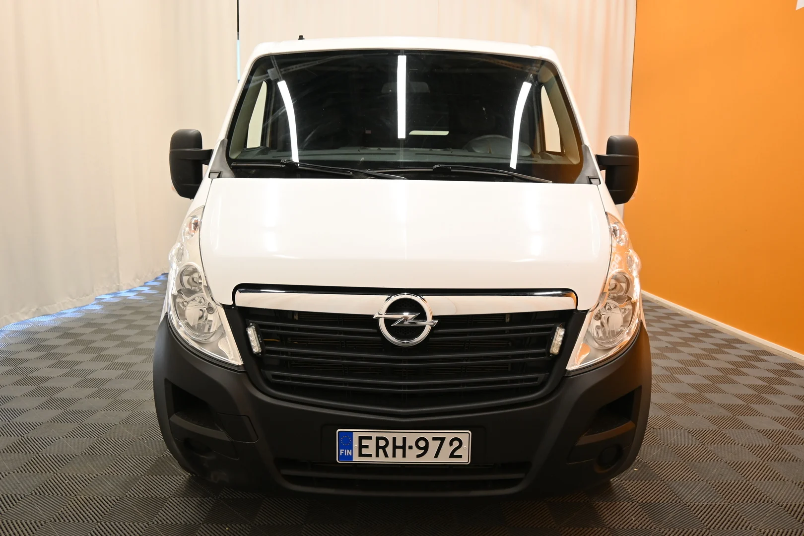 Car Image - mQ8f8MdNaah5FYE0iC8lx