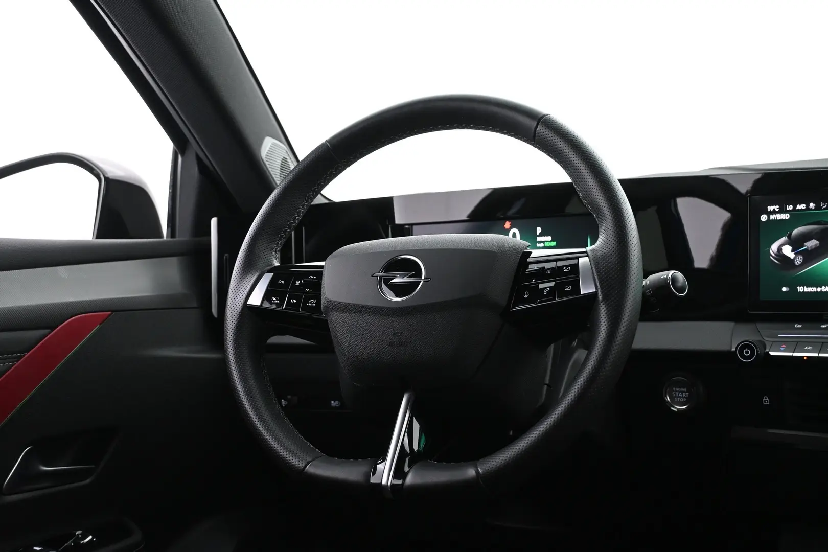 Car Image - oAJ9qpySy96LXucEzympd