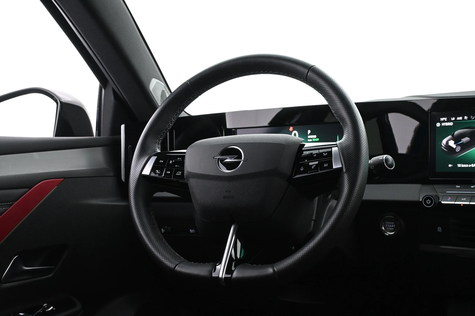 Car Image - oAJ9qpySy96LXucEzympd