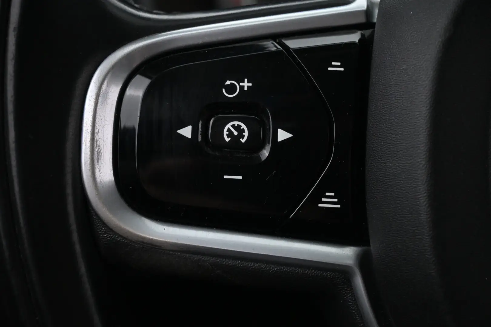 Car Image - 4YhpWxNRu17ubdRyrYm2LP