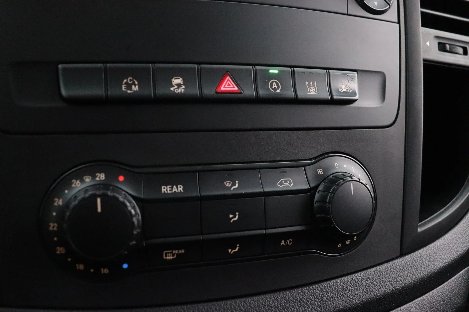 Car Image - 2uhNCk52fIhsl7pYWILBBD