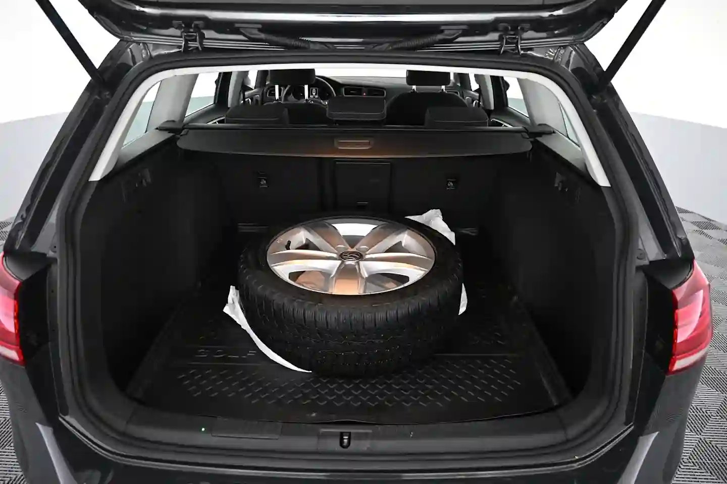 Car Image - 65Kj3jVFeTFCi87f1OpcIM