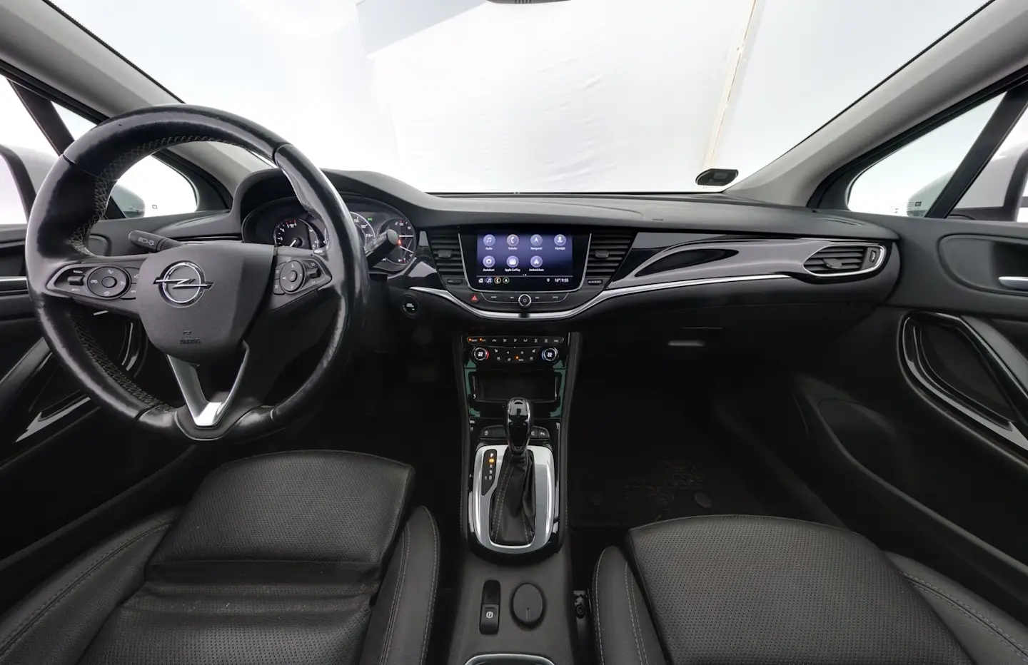 Car Image - 4e2V9XNGk8qTuFoMZzAnIM