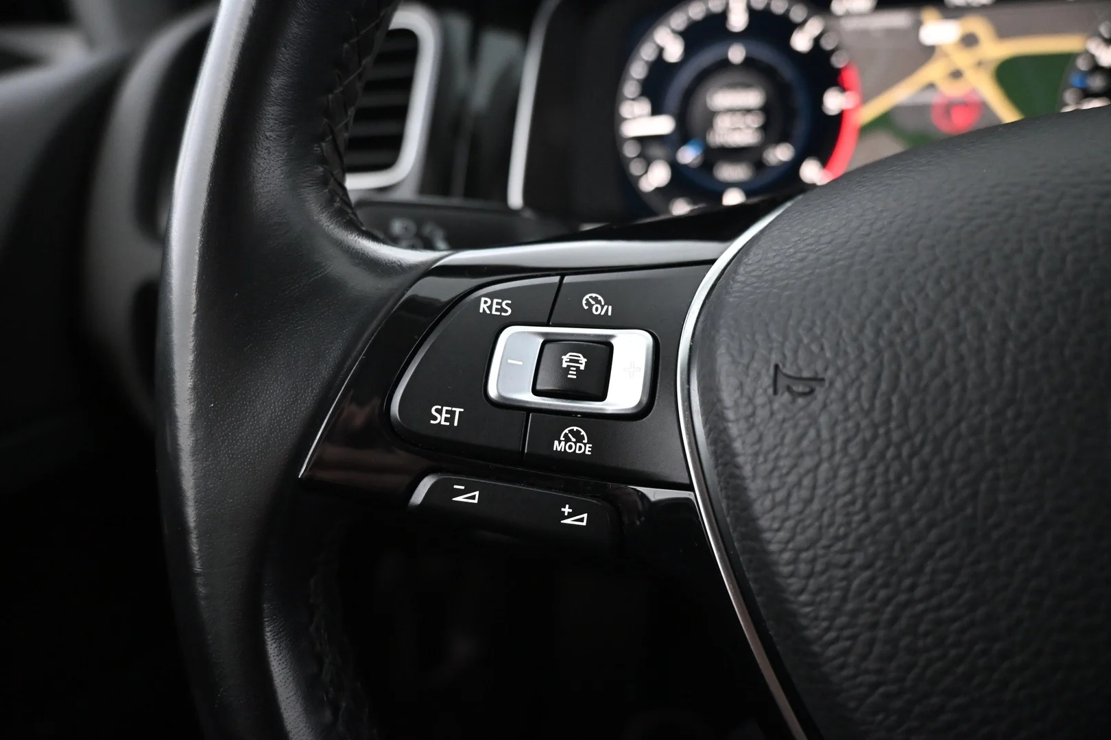 Car Image - 1MqrytyXEMK9Y6rNTHDs3x