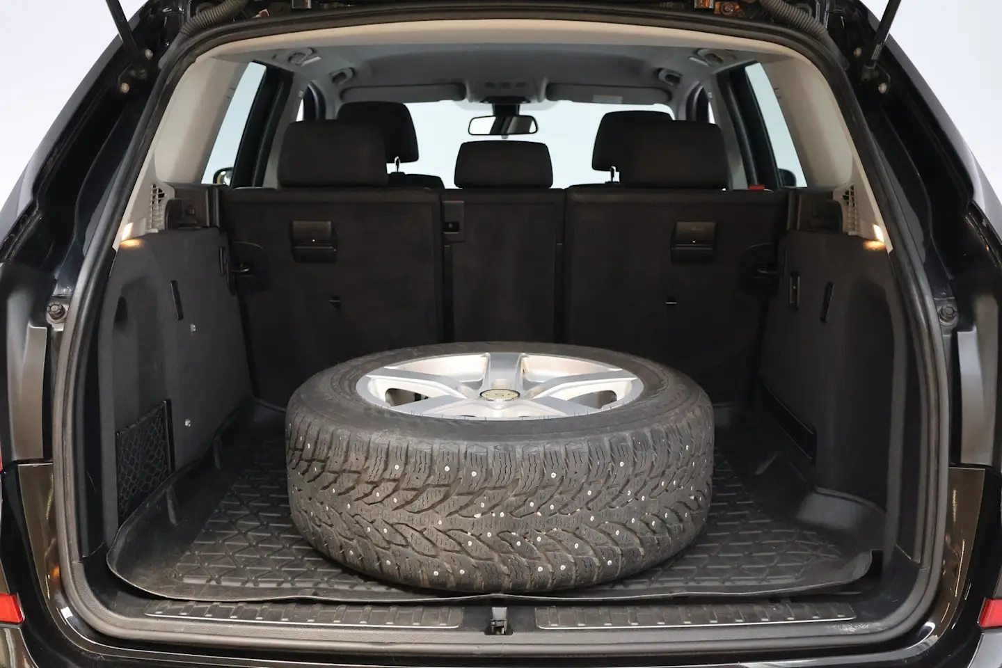 Car Image - 6sq7bEXCirV5eqeVVbO4un