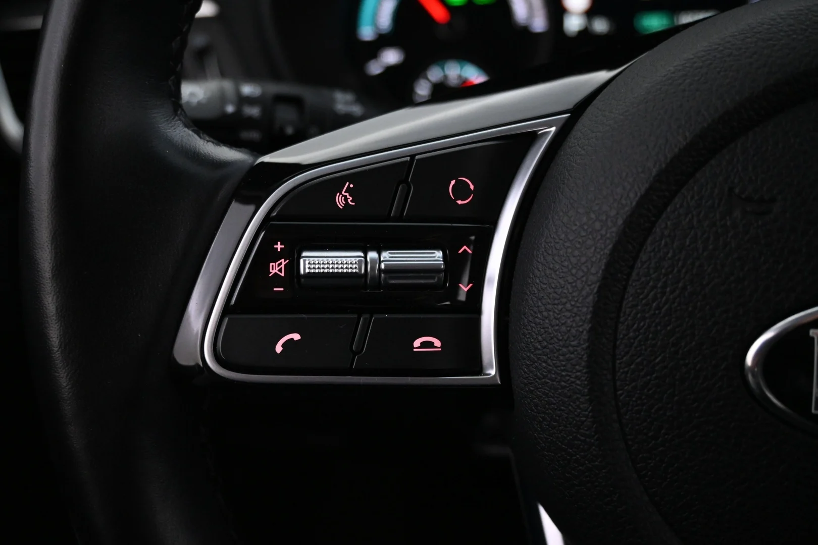 Car Image - 3l7inFYnBxWr6Zrb68f9nf