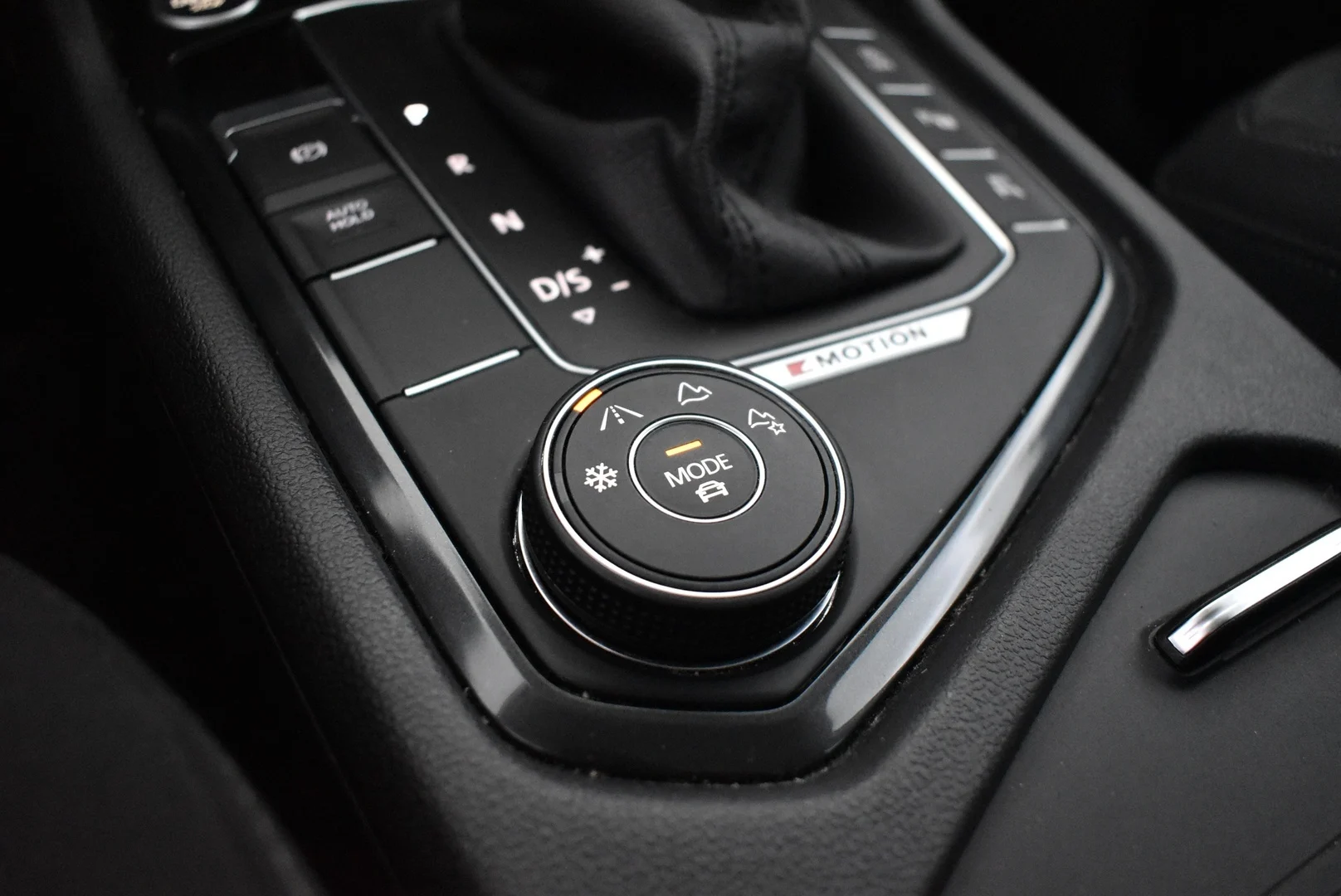 Car Image - 7MBUqWIdy4wViRUZf7mYTl