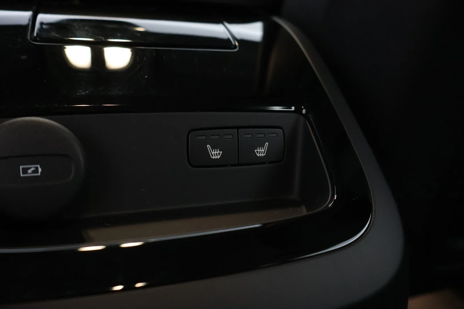 Car Image - 77r8kNA8hCe7REulslDRFe