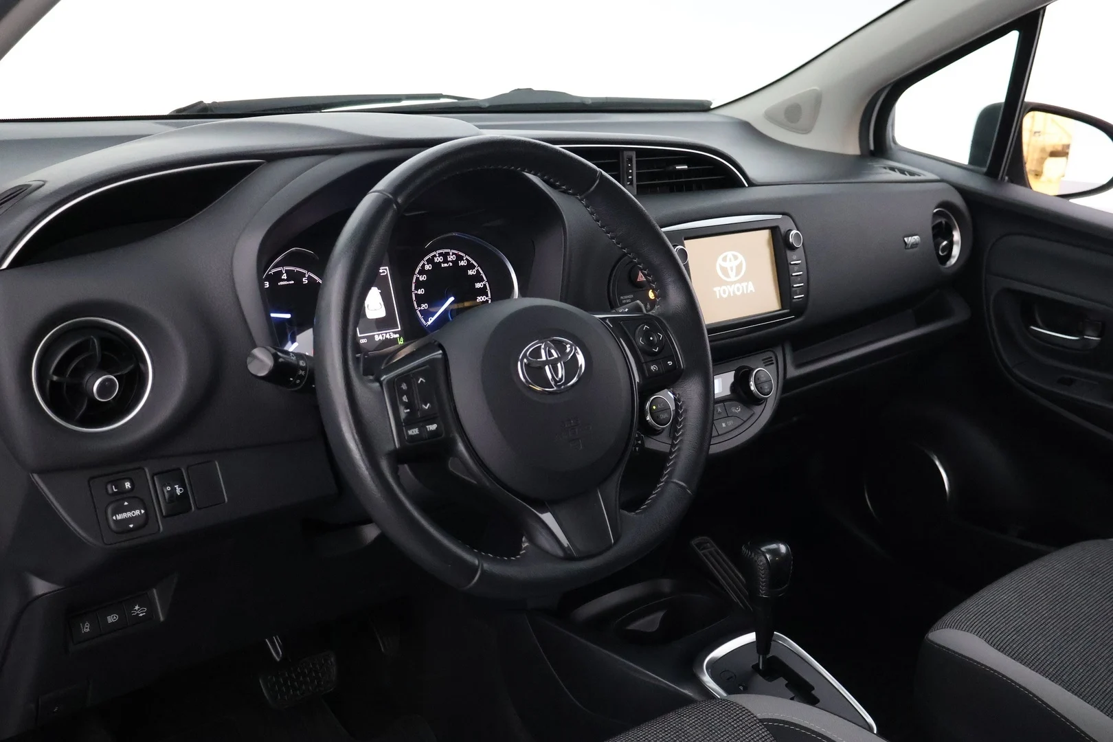 Car Image - 5tORmpb4O5tQIbU3k32Em6