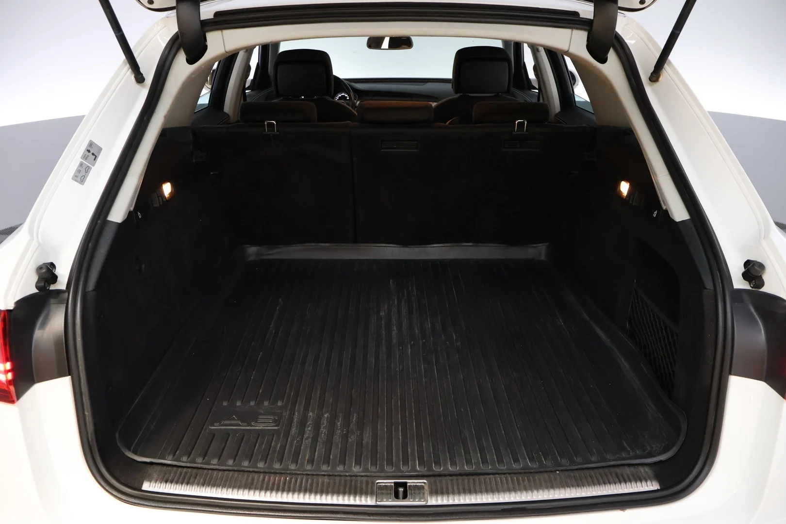 Car Image - swKq1PFKC0Qp8OAzpigU6